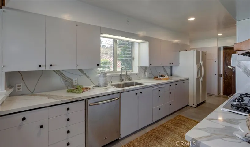 4612 Beauvais Road, Rancho Palos Verdes, California 90275