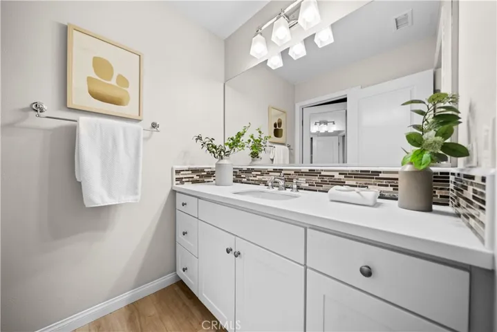 107 Chestnut Grv, Irvine, California 92620