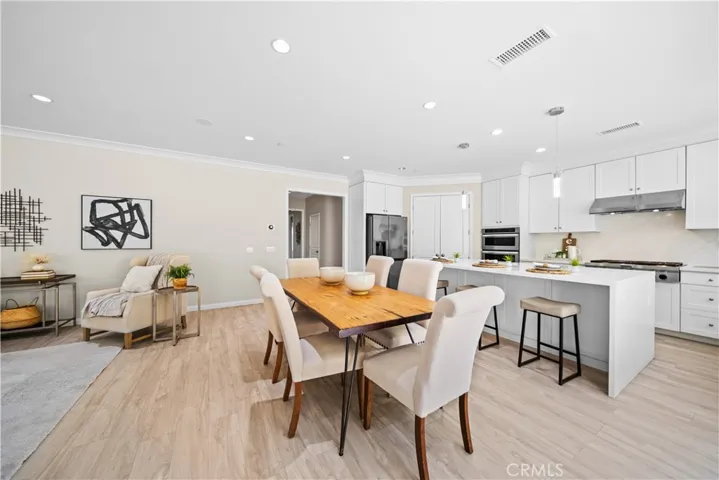 107 Chestnut Grv, Irvine, California 92620