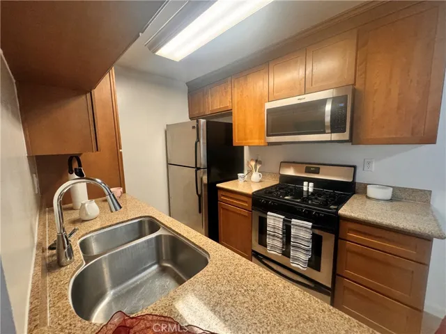 20327 Saticoy Street 203, Winnetka, California 91306