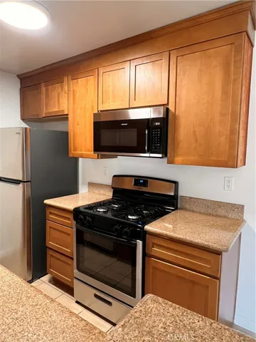 20327 Saticoy Street 203, Winnetka, California 91306