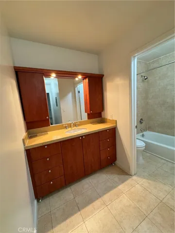 20327 Saticoy Street 203, Winnetka, California 91306