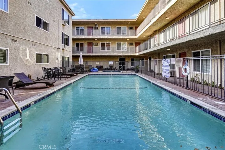 20327 Saticoy Street 203, Winnetka, California 91306