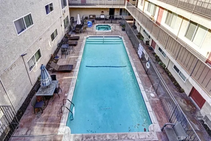 20327 Saticoy Street 203, Winnetka, California 91306