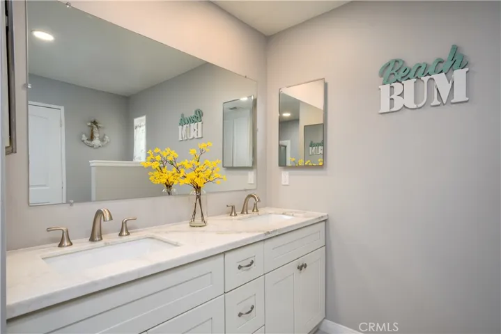 2351 Lake View Drive 32, La Habra, California 90631