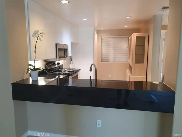 2243 Martin 203, Irvine, California 92612