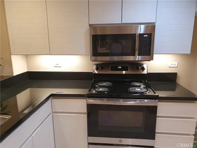 2243 Martin 203, Irvine, California 92612