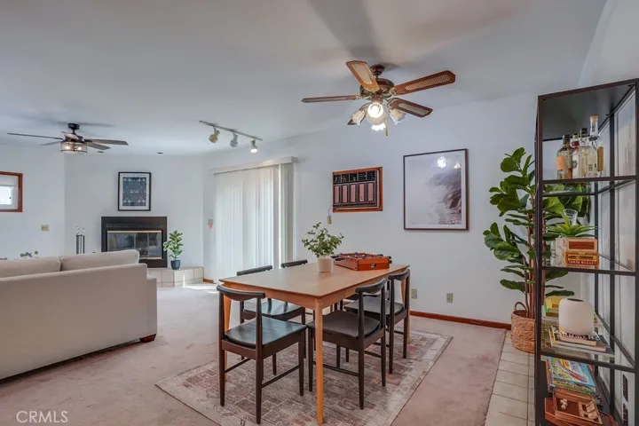 Extra recreational area in familyroom
