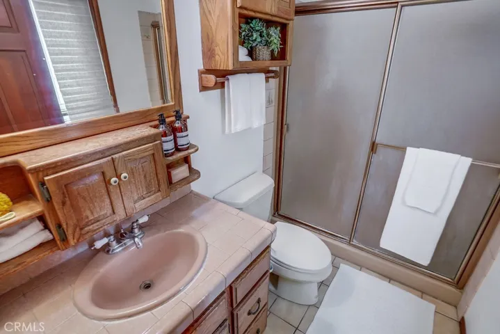 Bathroom off Familyroom