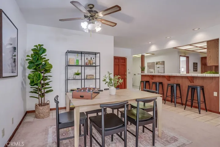 Extra recreational area in familyroom