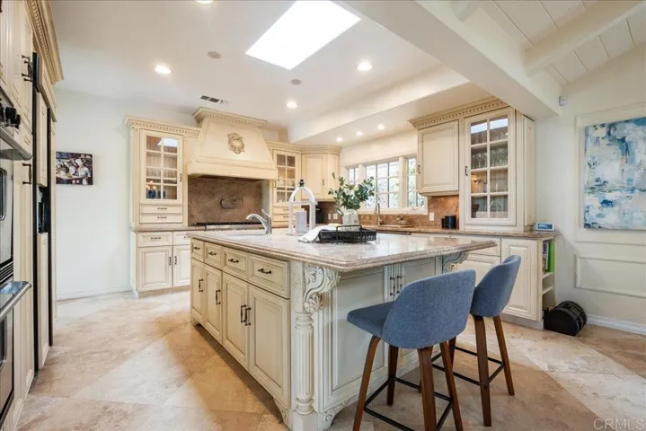 17122 Via De La Valle, Rancho Santa Fe, California 92067