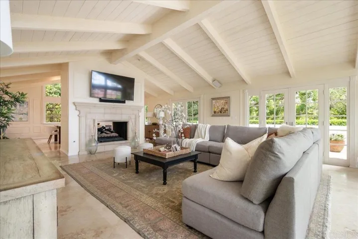 17122 Via De La Valle, Rancho Santa Fe, California 92067