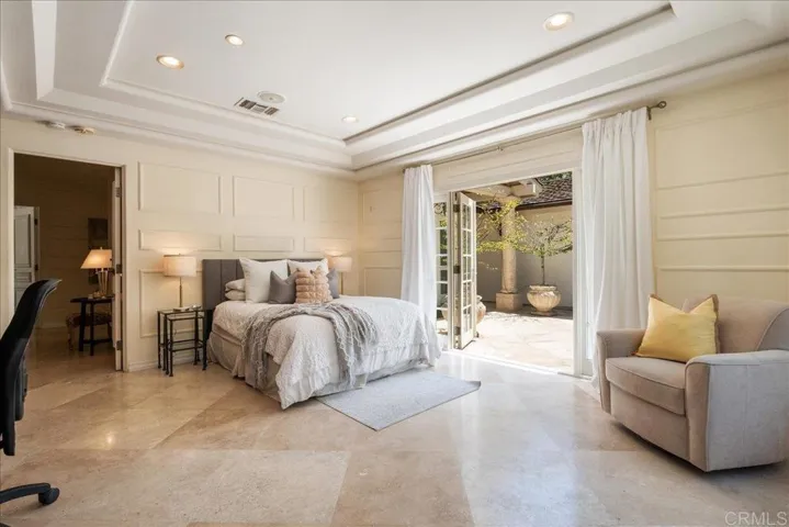 17122 Via De La Valle, Rancho Santa Fe, California 92067