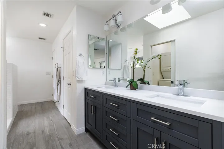 Primary Suite Full Bath
