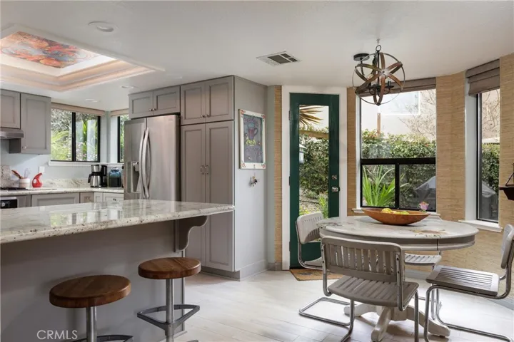 Kitchen/Nook/Breakfast Bar