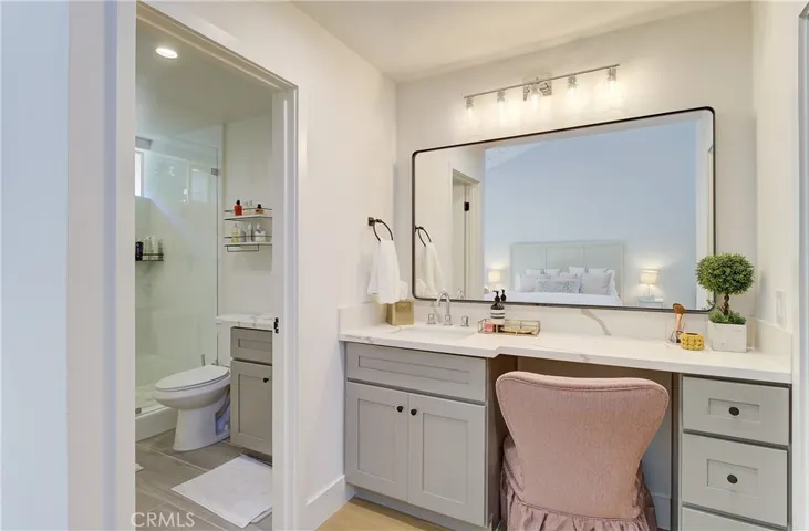 4834 Balboa Avenue B, Encino, California 91316