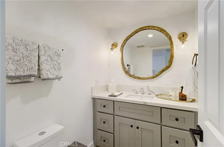 4834 Balboa Avenue B, Encino, California 91316