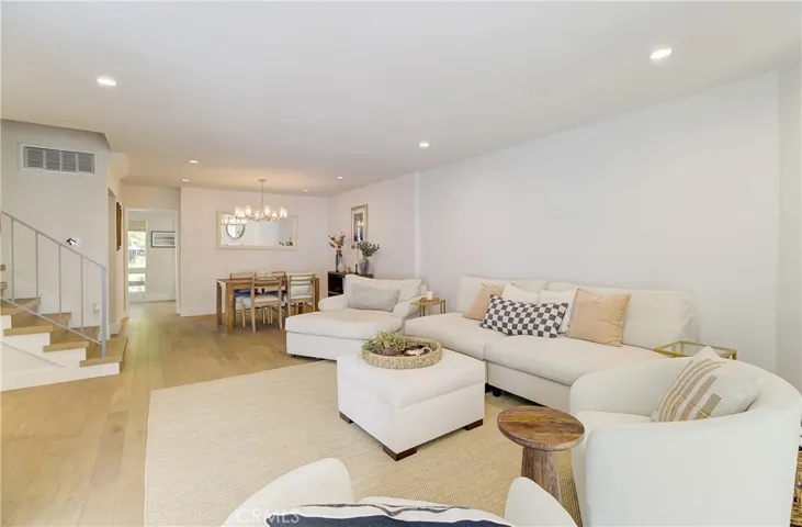 4834 Balboa Avenue B, Encino, California 91316