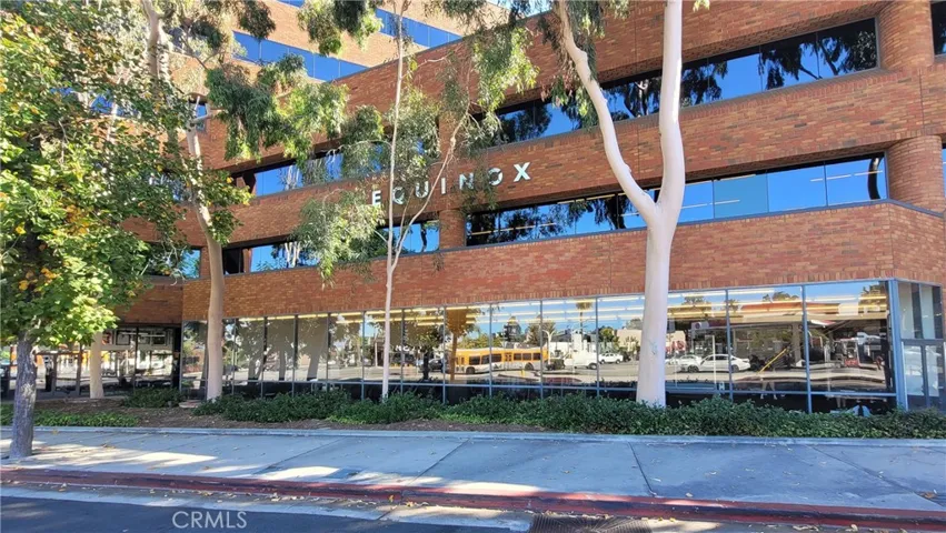 Equinox gym walking distance/nearby