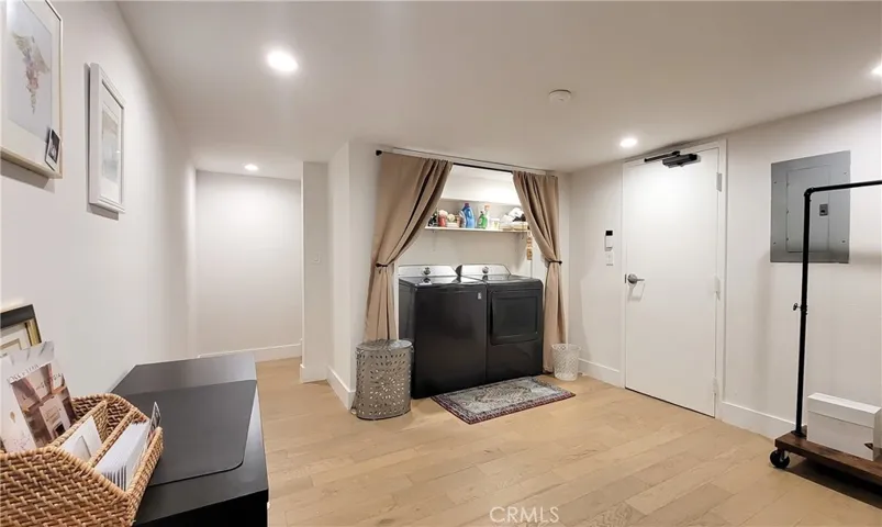 4834 Balboa Avenue B, Encino, California 91316
