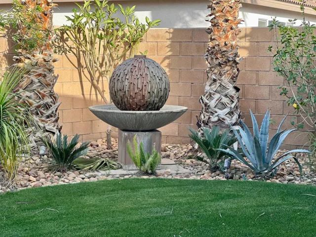 39552 Majorca S_50_backyard fountain
