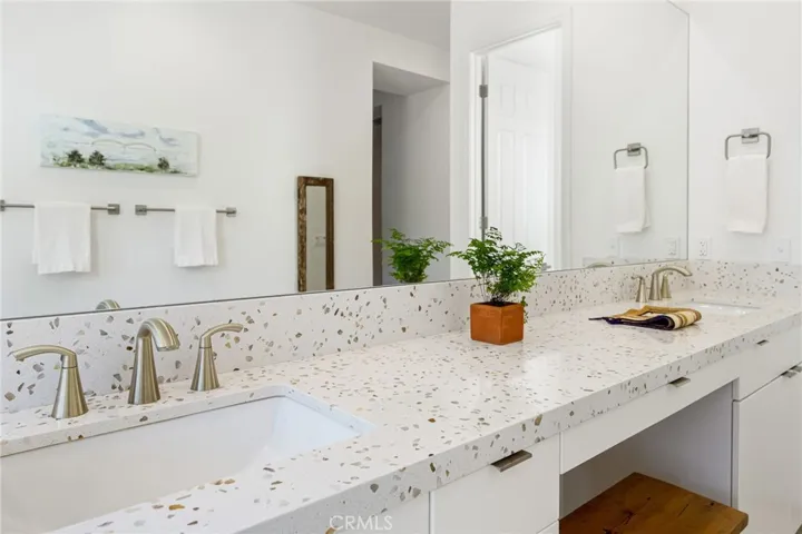 Primary vanity
