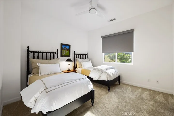 Guest suite with ensuite bathroom