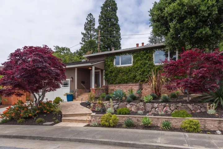 1133 Vernon Terrace, San Mateo, California 94402