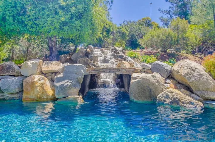 830 Midway Drive, Alpine, California 91901