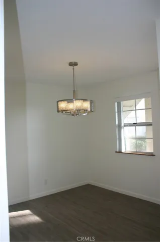 Dining Roomhas a pass through from kitchen