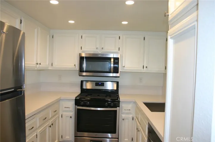 New counters and newer SS appliancesready for the chef