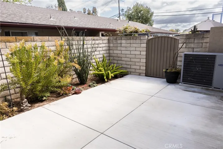 1107 W Memory Lane 15a, Santa Ana, California 92706
