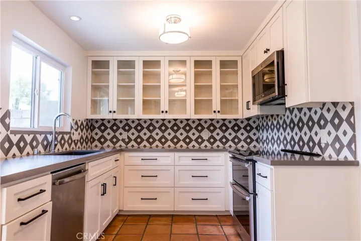 1107 W Memory Lane 15a, Santa Ana, California 92706