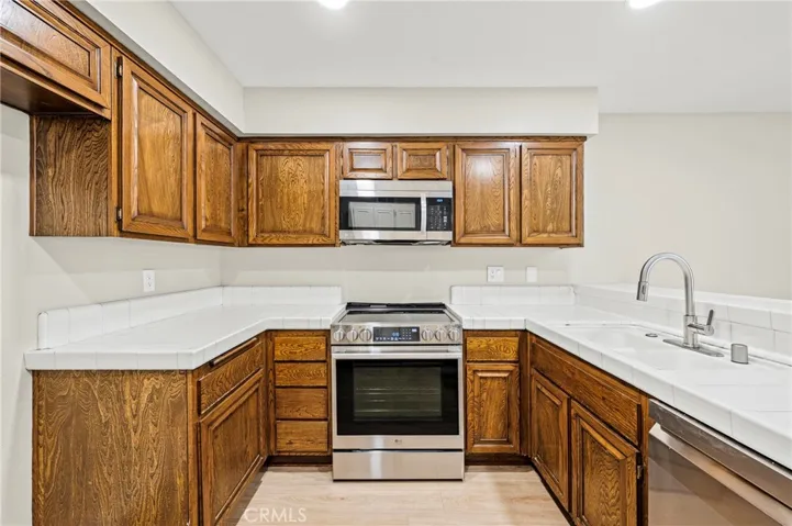 670 Redwood Lane, San Dimas, California 91773