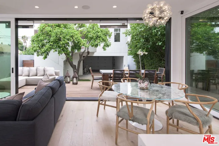 624 Santa Clara Avenue, Venice, California 90291