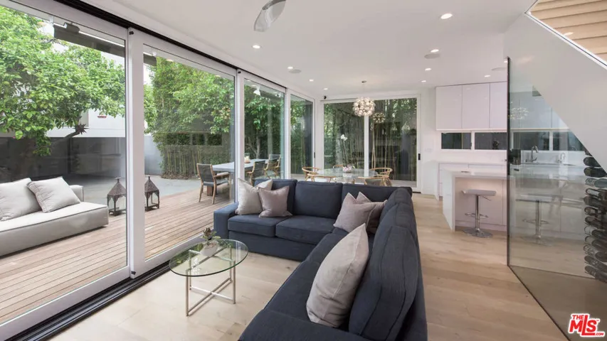 624 Santa Clara Avenue, Venice, California 90291