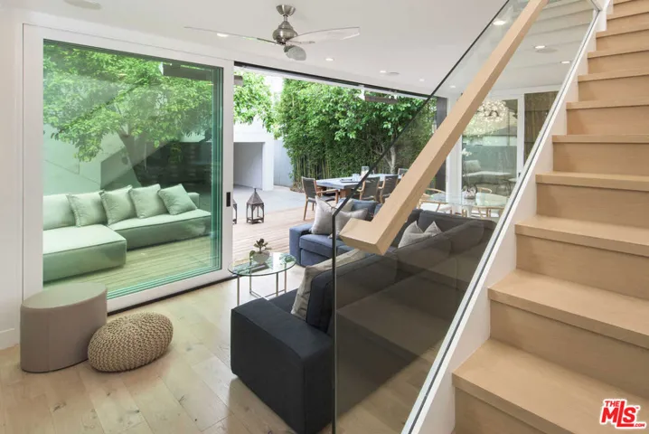 624 Santa Clara Avenue, Venice, California 90291