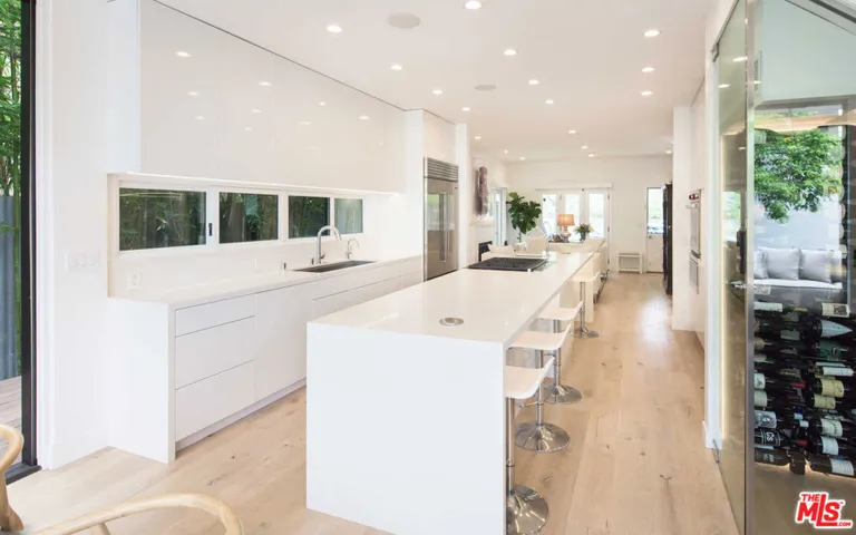 624 Santa Clara Avenue, Venice, California 90291