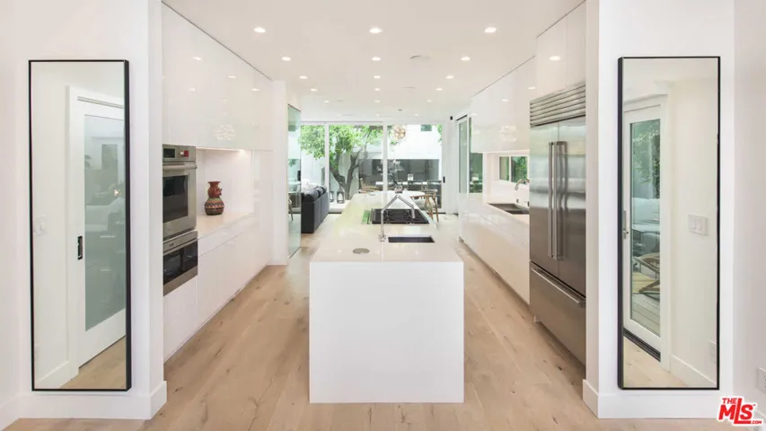 624 Santa Clara Avenue, Venice, California 90291