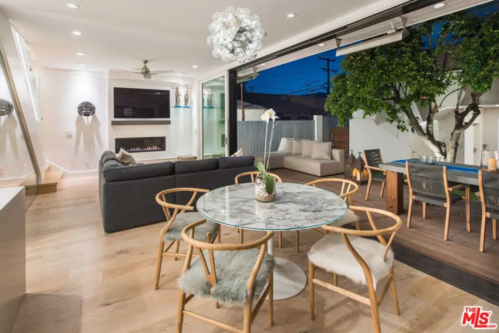624 Santa Clara Avenue, Venice, California 90291
