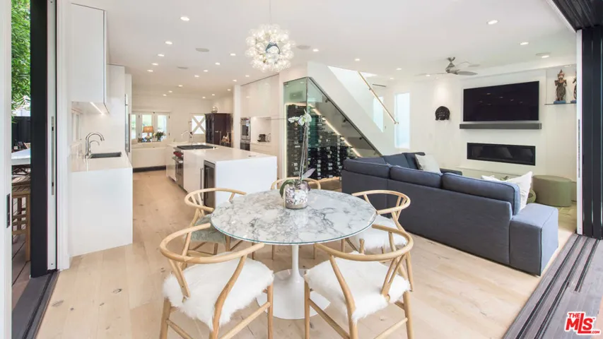 624 Santa Clara Avenue, Venice, California 90291