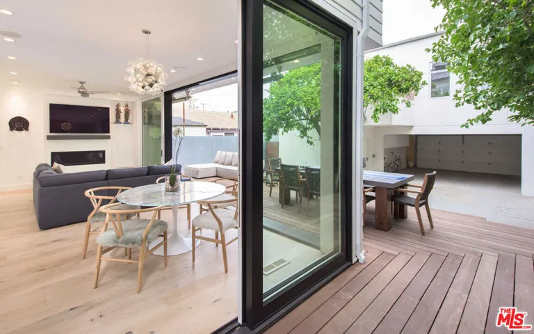 624 Santa Clara Avenue, Venice, California 90291