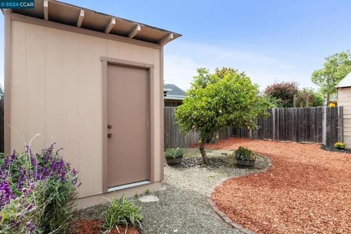 10455 Longfellow Ave, Oakland, California 94603