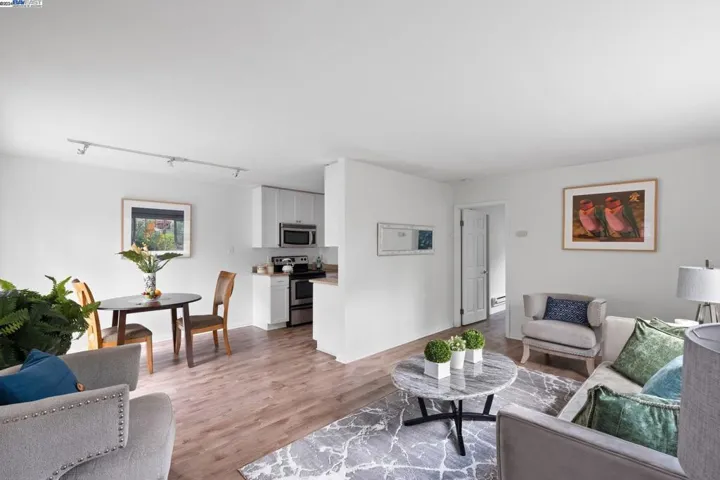 1590 Yardley St, Santa Rosa, California 95403