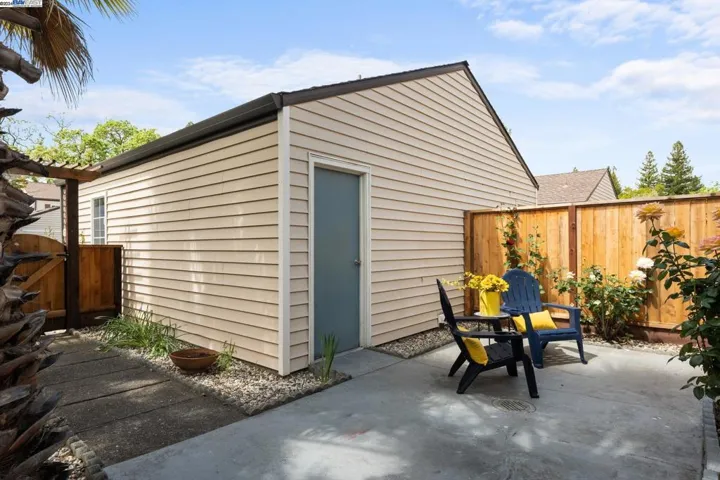 1590 Yardley St, Santa Rosa, California 95403