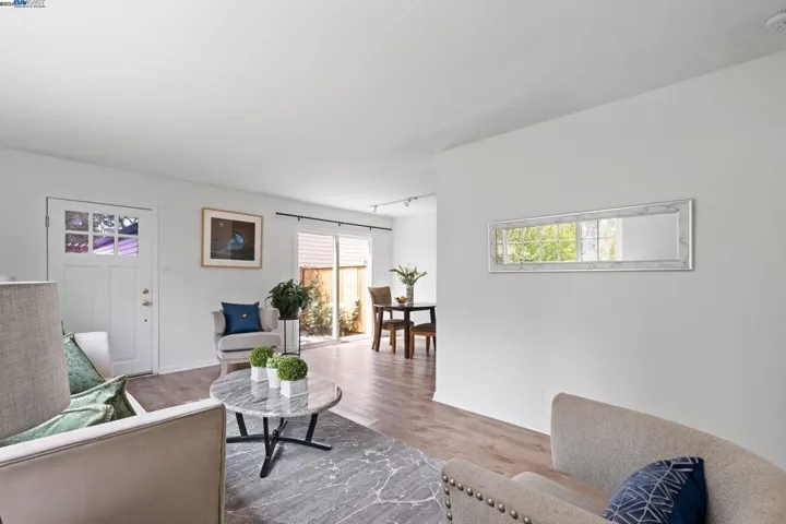 1590 Yardley St, Santa Rosa, California 95403