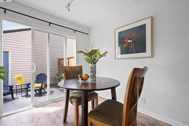 1590 Yardley St, Santa Rosa, California 95403