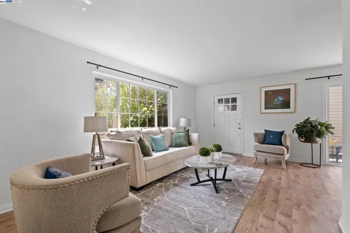1590 Yardley St, Santa Rosa, California 95403