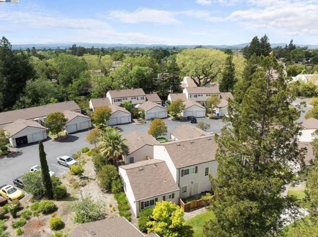 1590 Yardley St, Santa Rosa, California 95403