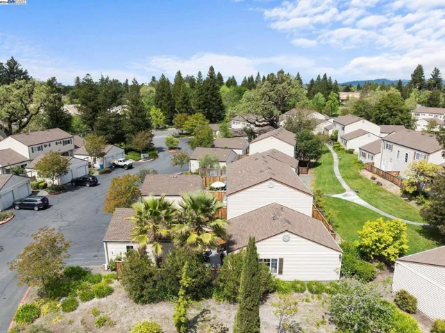 1590 Yardley St, Santa Rosa, California 95403